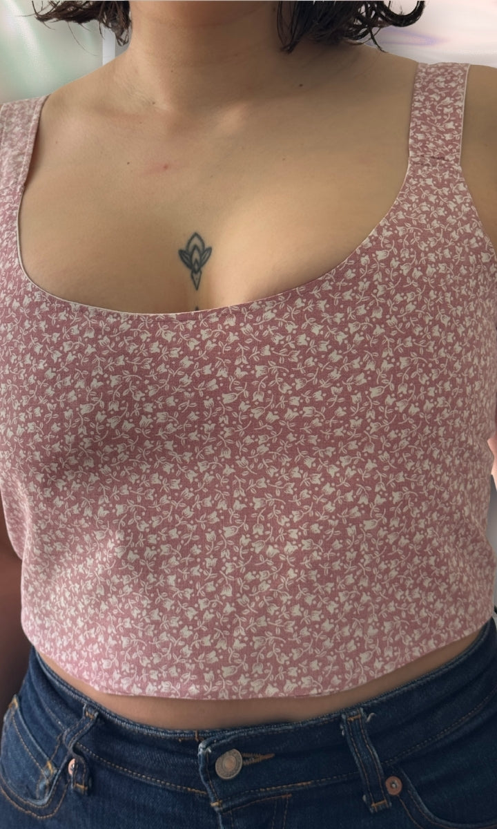 Haut lacé dans le dos à fleurs bleues